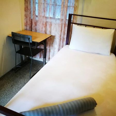 Grocer'S Inn Backpackers Guesthouse Kuala Lumpur Extérieur photo