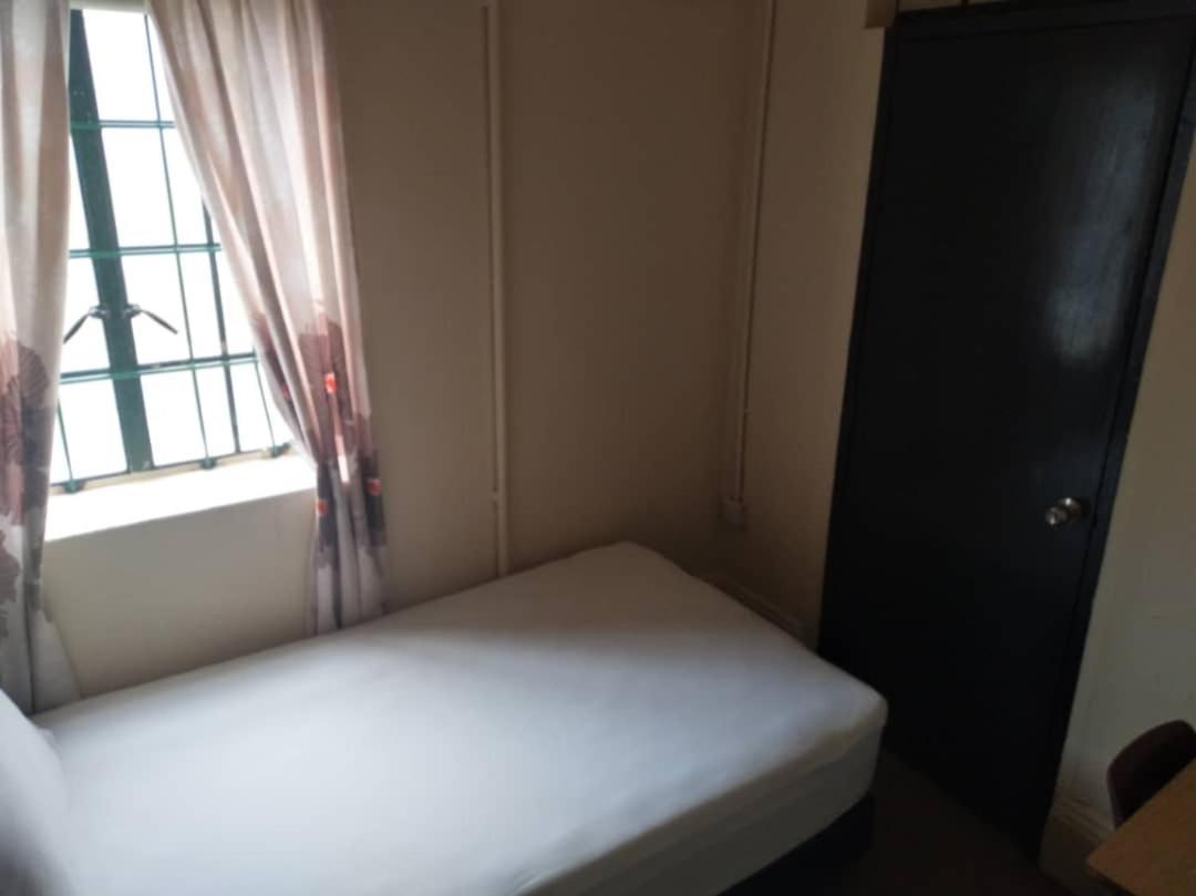 Grocer'S Inn Backpackers Guesthouse Kuala Lumpur Extérieur photo